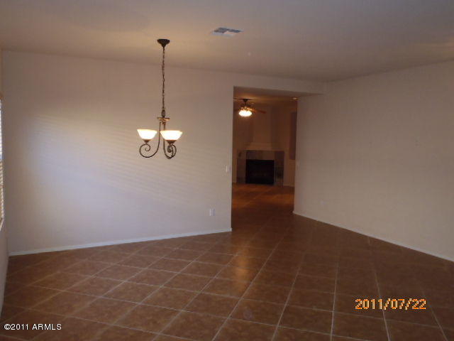 2504 West Bloch Road Phoenix, AZ 85041 - Photo 9 of 14 linvg3