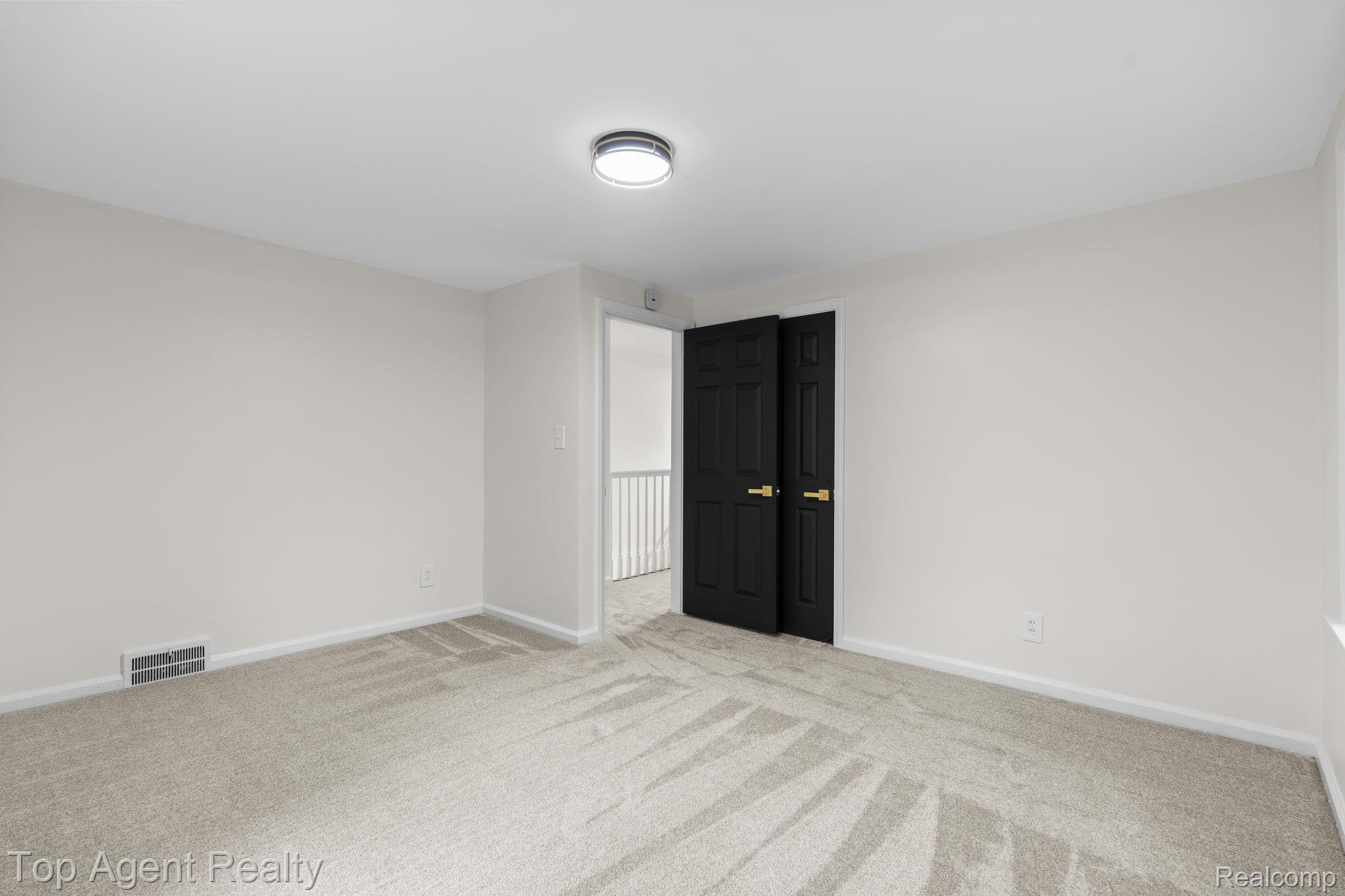 1894 Broadstone Road Grosse Pointe, MI 48236 - Photo 26 of 60 29-web-or-mls-1894 Broadstone Rd_032.jpg