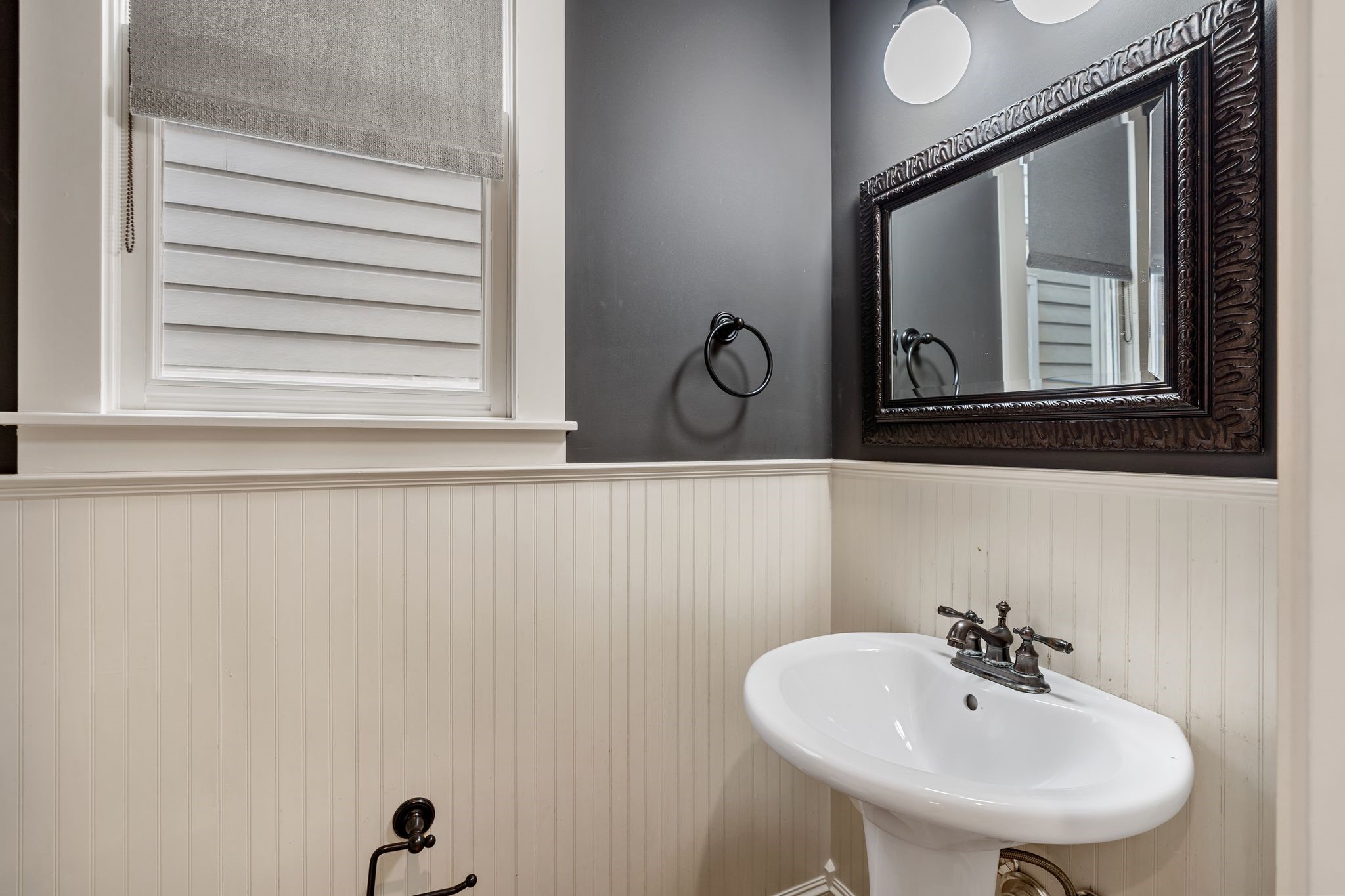 908 East 26th Street Houston, TX 77009 - Photo 15 of 30 The first floor powder bathroom.