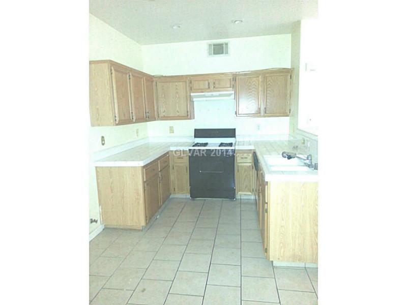 2201 Ramsgate Drive, Unit 412 Henderson, NV 89074 - Photo 3 of 17 Kitchen.