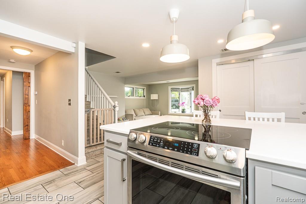2460 Emmons Avenue Rochester Hills, MI 48307 - Photo 9 of 45