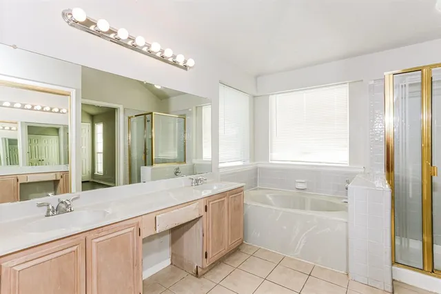 $2,025 | 5309 Tennis Villa Drive, Arlington, TX 76017