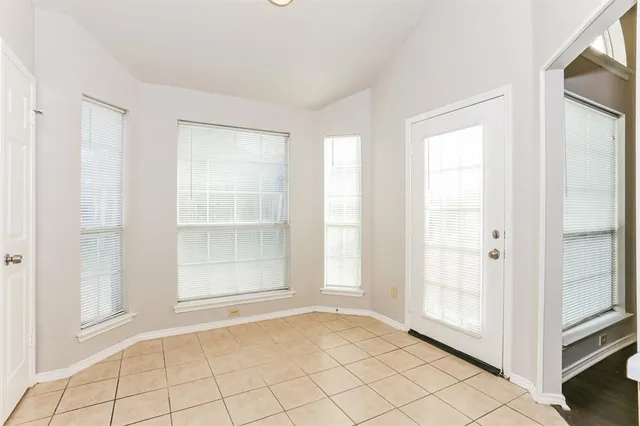 $2,025 | 5309 Tennis Villa Drive, Arlington, TX 76017