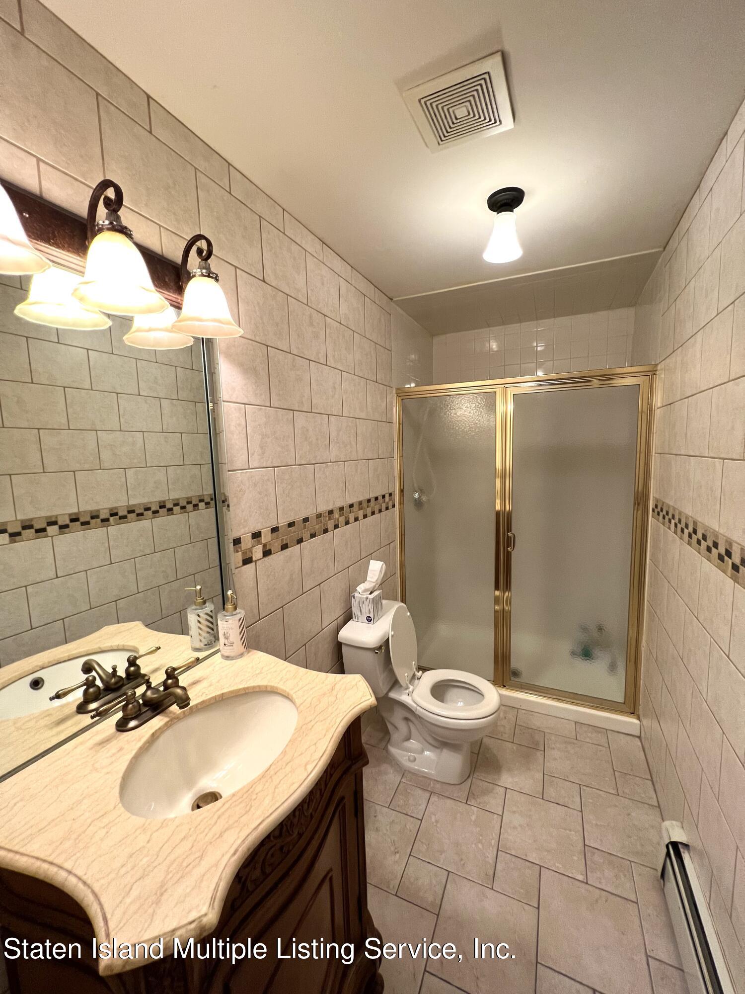 383 Beach Road Staten Island, NY 10312 - Photo 11 of 34 AF6911C9-6236-42BA-9B2E-0E0CFE9DDC9D_1_2