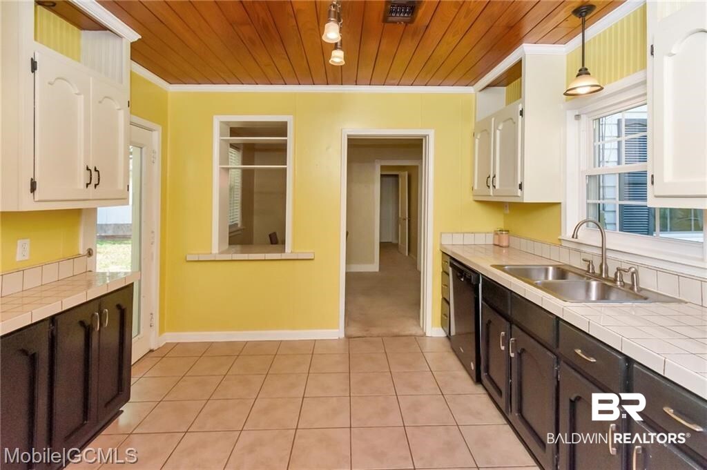 284 Thrift Street Mobile, AL 36609 - Photo 12 of 36