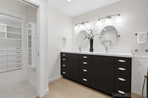 a view of an empty walk in closet