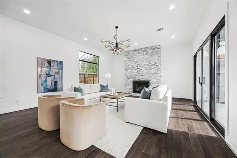 $1,600,000 | 3209 McCulloch Circle, Houston, TX 77056