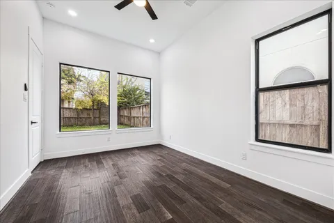 $1,600,000 | 3209 McCulloch Circle, Houston, TX 77056