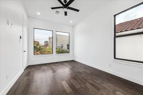 $1,600,000 | 3209 McCulloch Circle, Houston, TX 77056