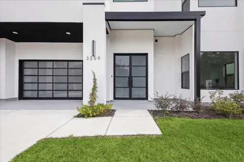 $1,600,000 | 3209 McCulloch Circle, Houston, TX 77056