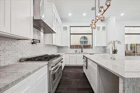 $1,600,000 | 3209 McCulloch Circle, Houston, TX 77056