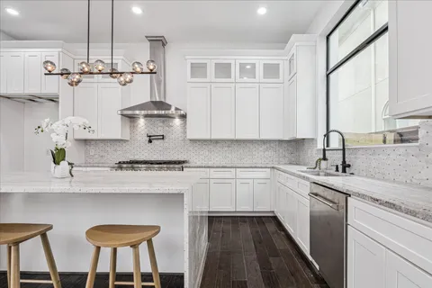 $1,600,000 | 3209 McCulloch Circle, Houston, TX 77056