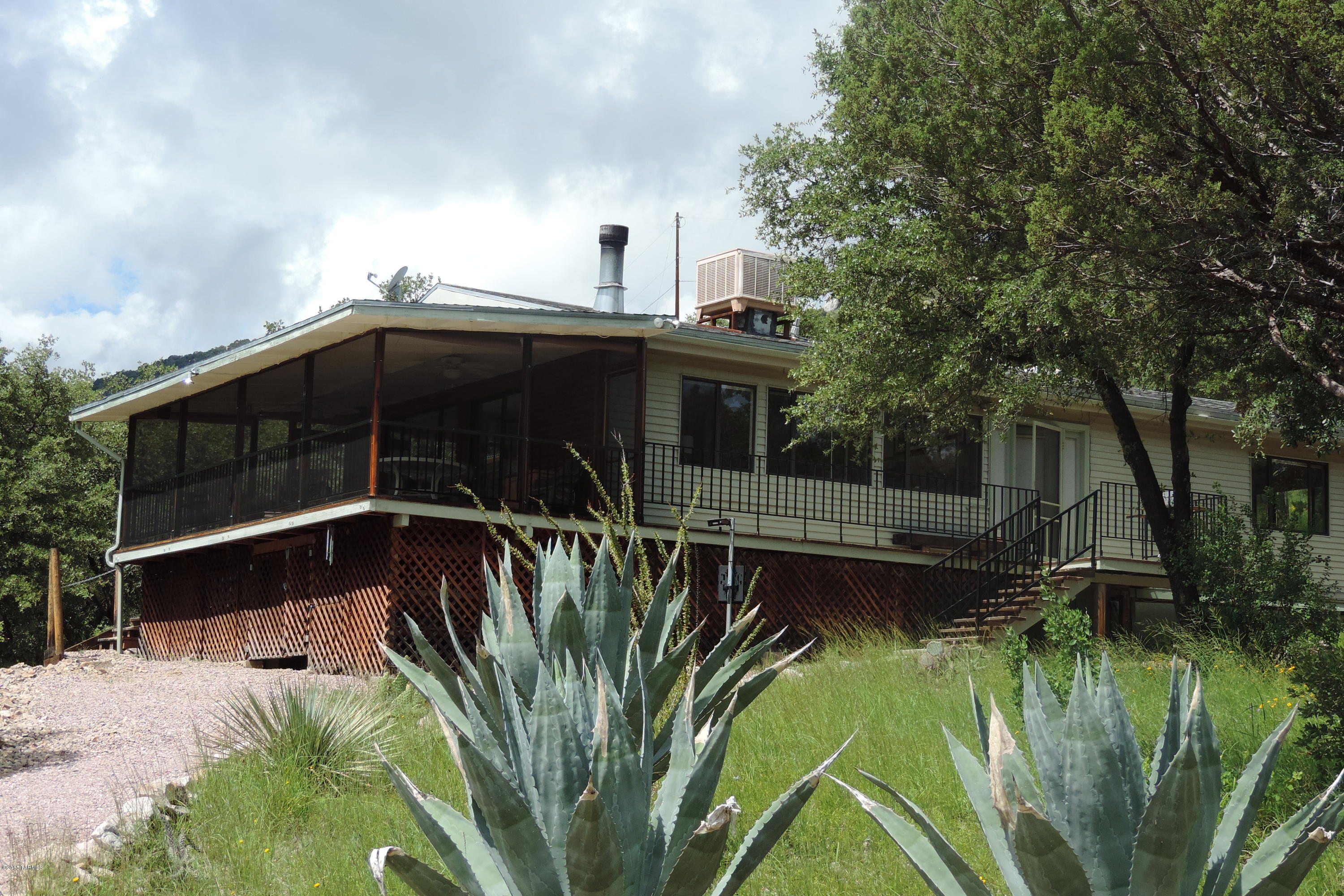 1385 Duquesne Road Patagonia, AZ 85624 - Photo 3 of 27