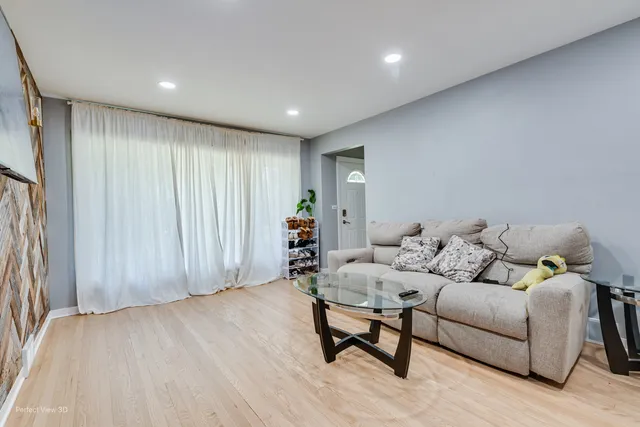 $459,000 | 8152 North Ozark Avenue, Niles, IL 60714