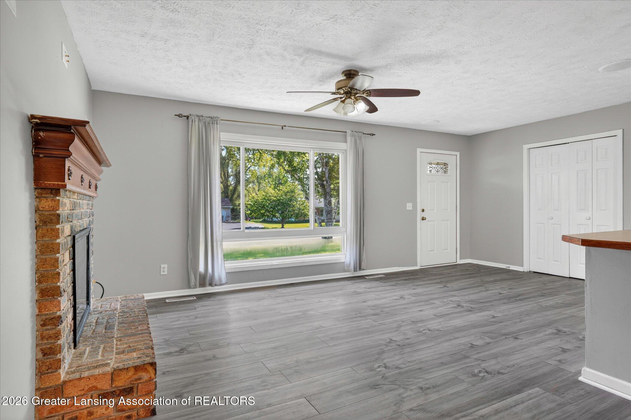 2037 Webster Road Lansing, MI 48917 - Photo 7 of 29