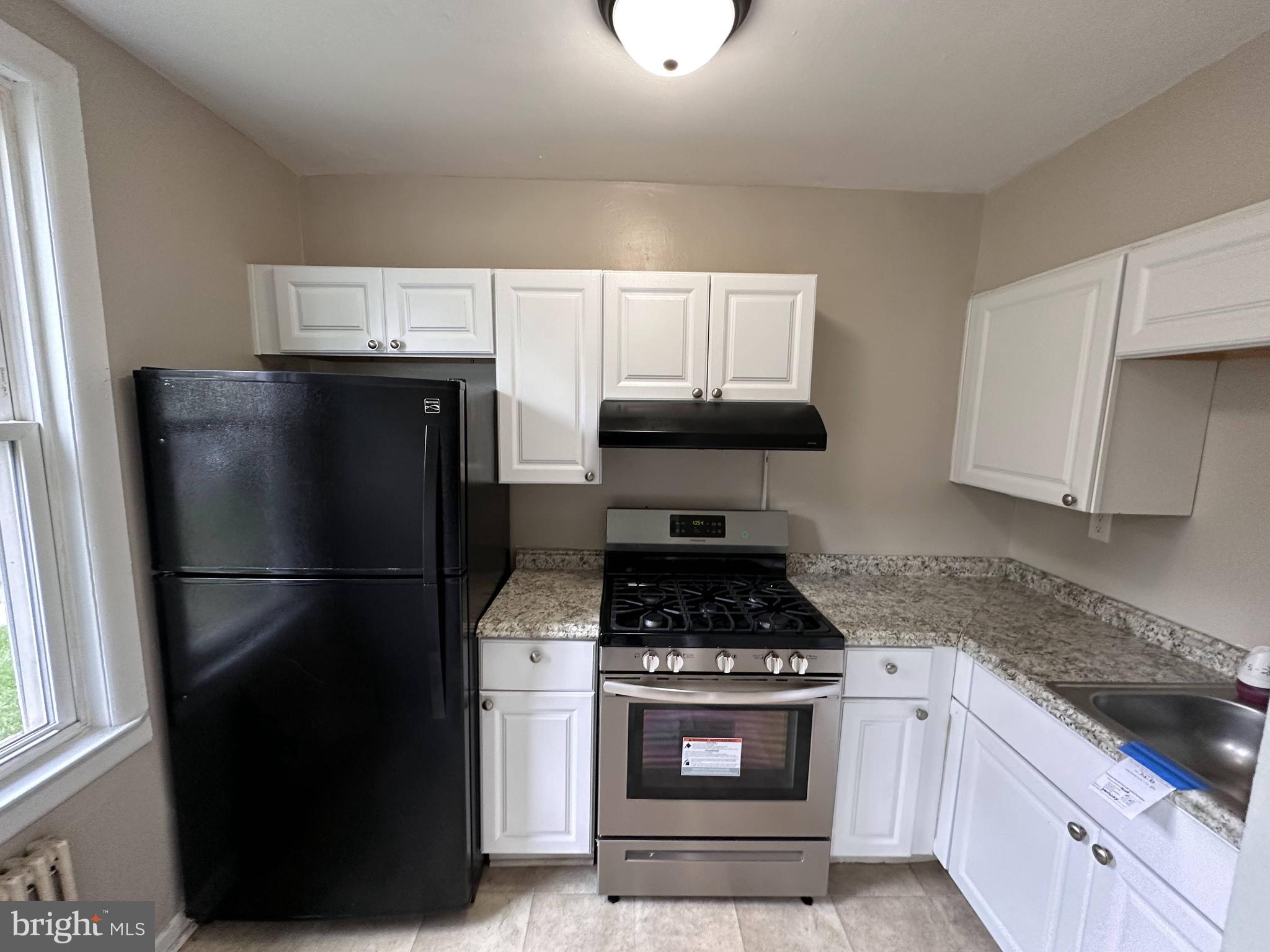 4047 Cedardale Road Baltimore, MD 21215 - Photo 4 of 14 Kitchen