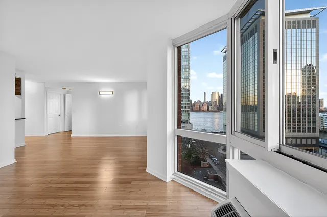 $999,000 | 20 2nd Street, Unit 1102, Jersey City, NJ 07302