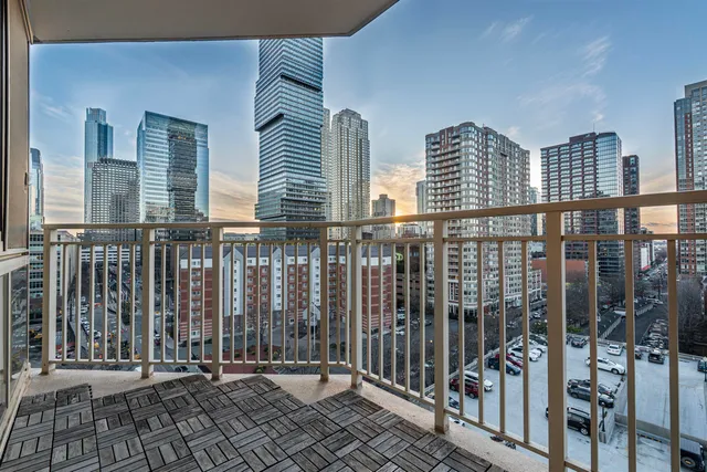 $999,000 | 20 2nd Street, Unit 1102, Jersey City, NJ 07302