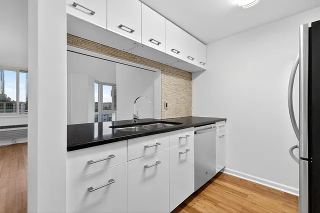 $999,000 | 20 2nd Street, Unit 1102, Jersey City, NJ 07302