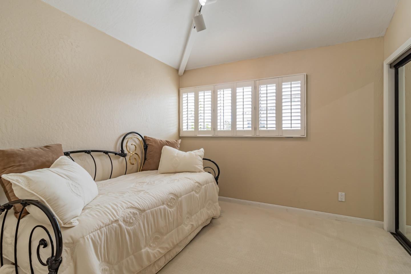392 Greenbrier Road Half Moon Bay, CA 94019 - Photo 22 of 43 Gallery Image 22