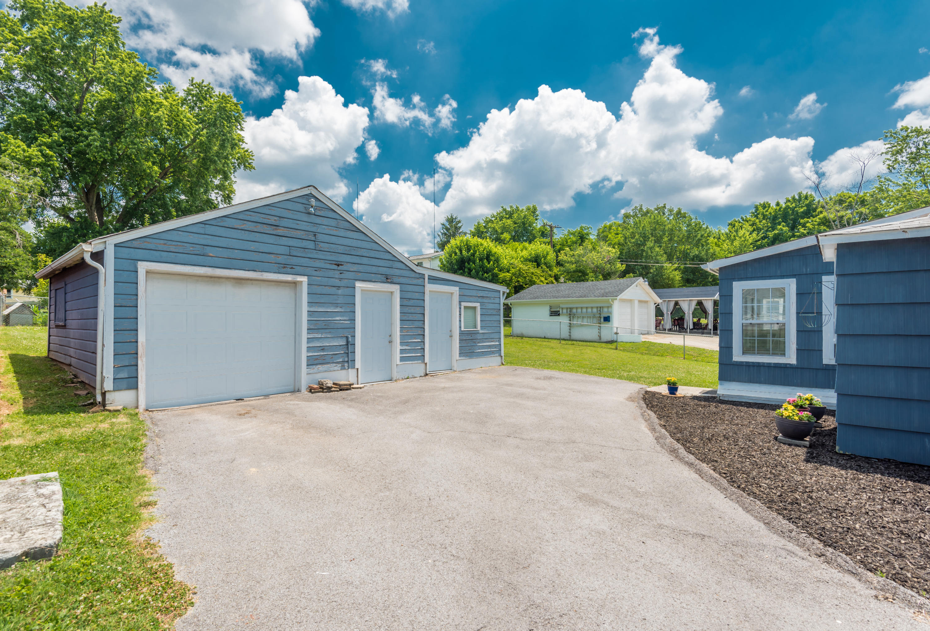 4302 Coster Road Knoxville, TN 37912 - Photo 3 of 14 4302CosterRd-19