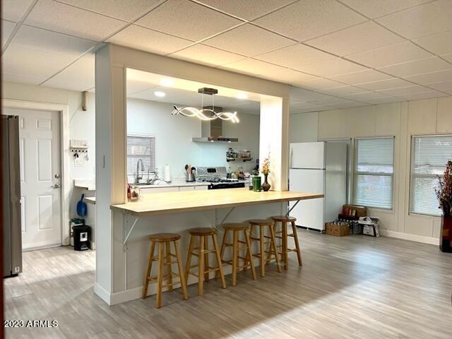 LIVING ROOM TO COUNTERTOP AND KITCHEN 26