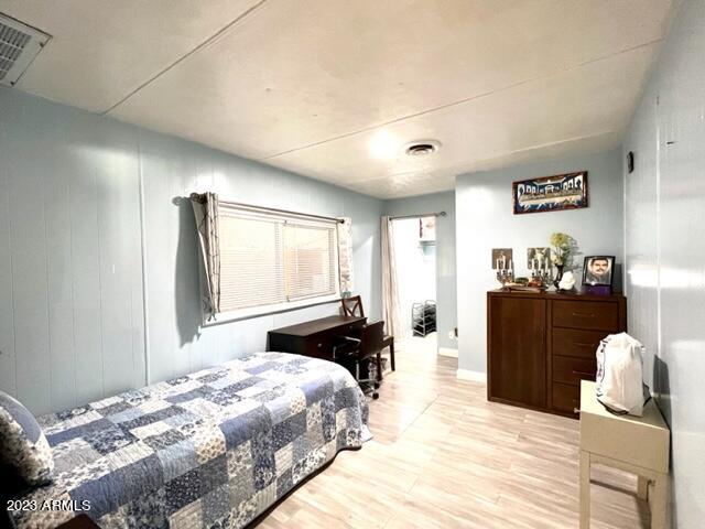FRONT BEDROOM AND CLOSET AREA 263