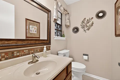 $569,000 | 303 Longview Drive, Sugar Land, TX 77478