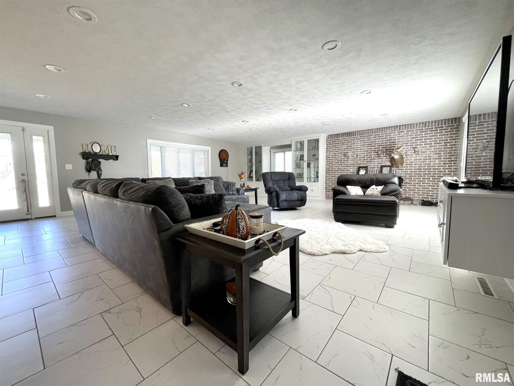 210 Benedict Street Valier, IL 62891 - Photo 5 of 41 Gallery Image 5
