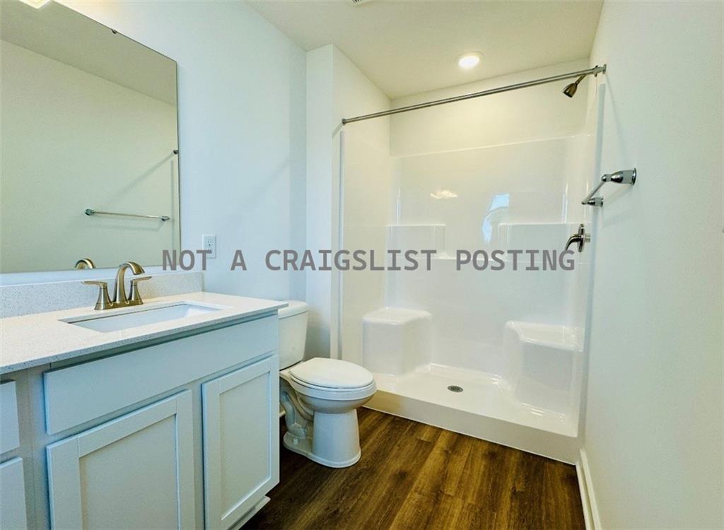 175 Lockheed Drive Coraopolis, PA 15108 - Photo 20 of 21 full bathroom off master bedroom