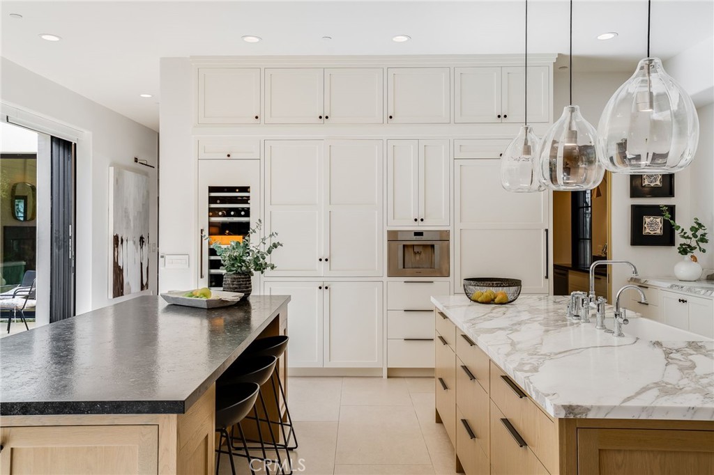 526 Riverside Avenue Newport Beach, CA 92663 - Photo 11 of 45