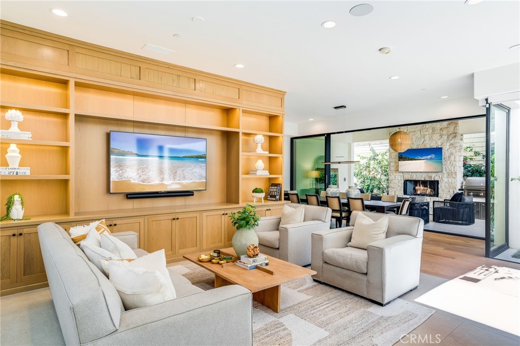 526 Riverside Avenue Newport Beach, CA 92663 - Photo 15 of 45