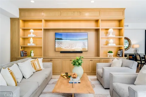 $7,395,000 | 526 Riverside Avenue, Newport Beach, CA 92663