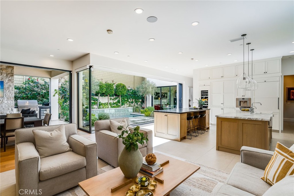 526 Riverside Avenue Newport Beach, CA 92663 - Photo 17 of 45