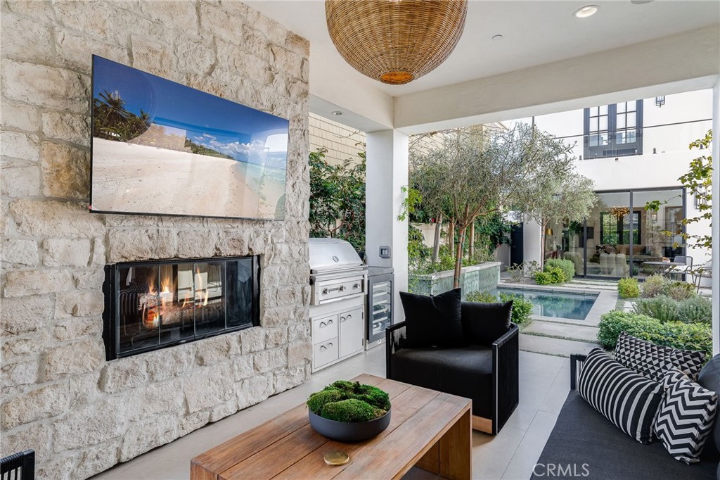 526 Riverside Avenue Newport Beach, CA 92663 - Photo 20 of 45