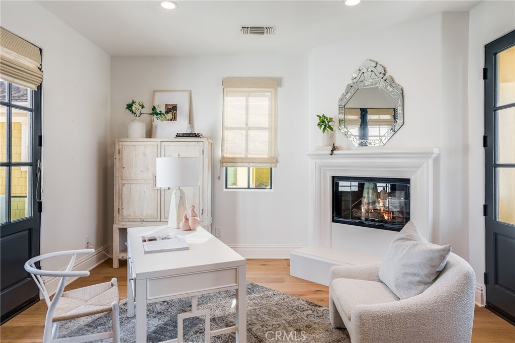 526 Riverside Avenue Newport Beach, CA 92663 - Photo 27 of 45