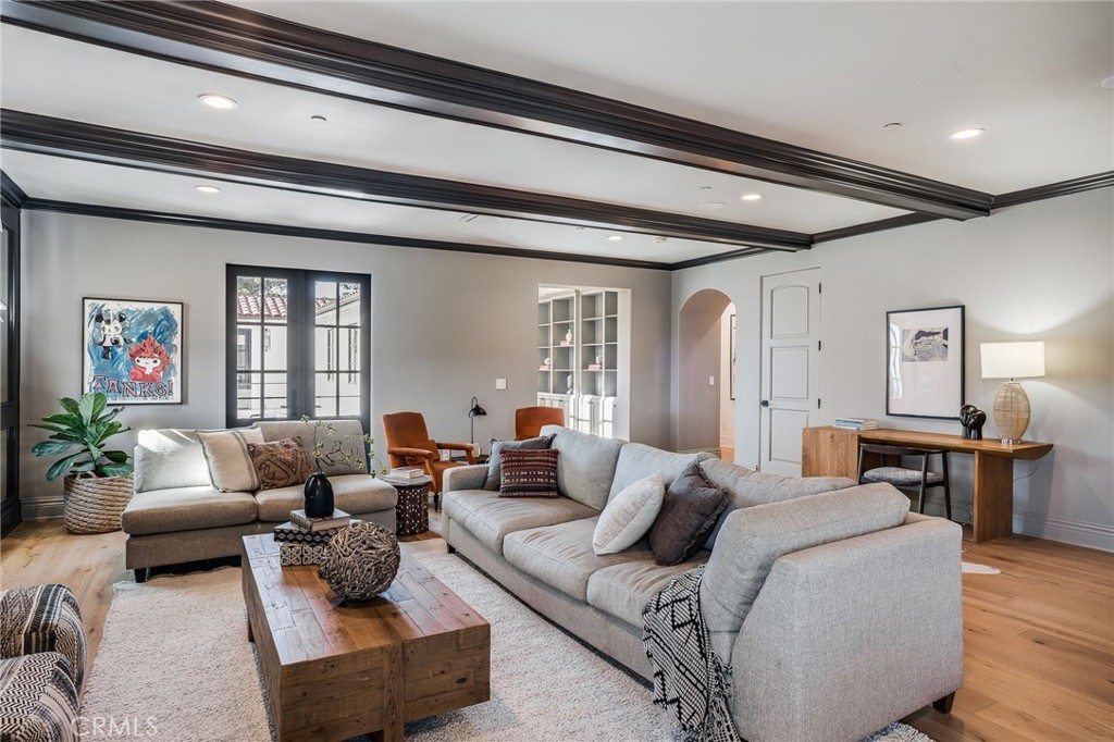 526 Riverside Avenue Newport Beach, CA 92663 - Photo 32 of 45