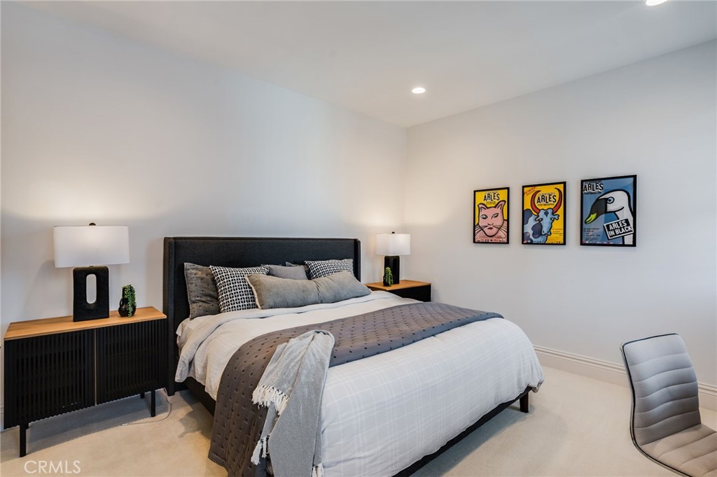 526 Riverside Avenue Newport Beach, CA 92663 - Photo 34 of 45