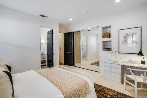 $7,395,000 | 526 Riverside Avenue, Newport Beach, CA 92663