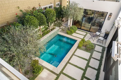 $7,395,000 | 526 Riverside Avenue, Newport Beach, CA 92663