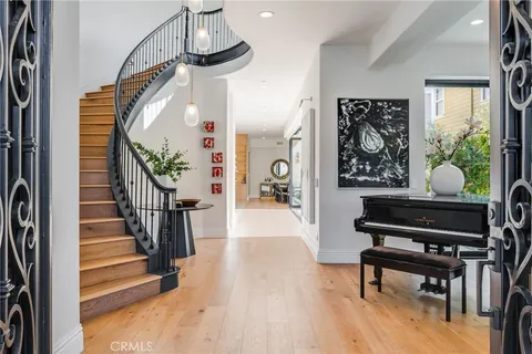 $7,395,000 | 526 Riverside Avenue, Newport Beach, CA 92663