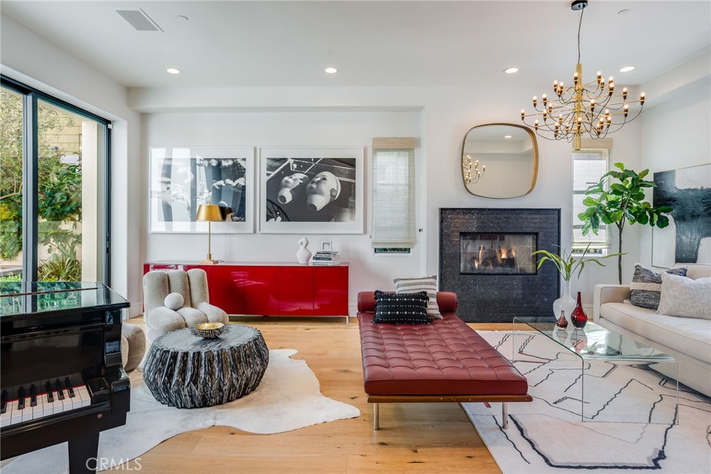 526 Riverside Avenue Newport Beach, CA 92663 - Photo 9 of 45