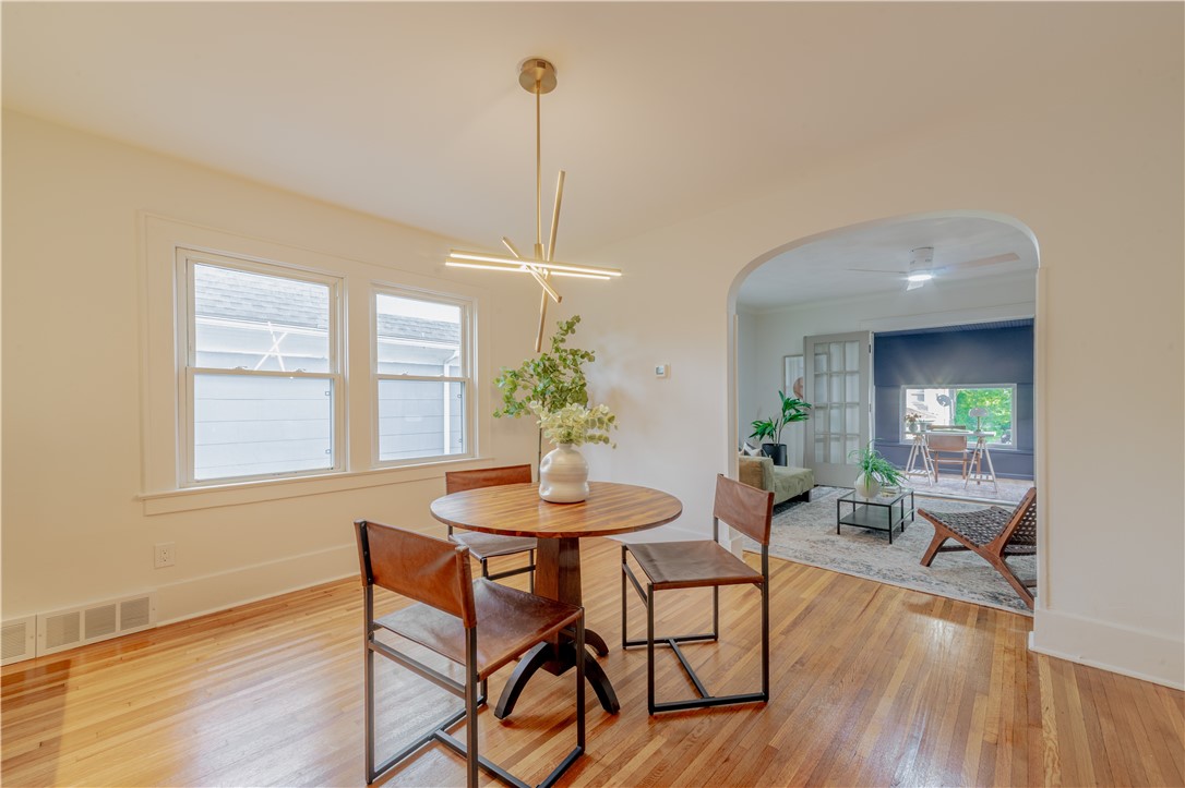 312 Brooks Avenue Rochester, NY 14619 - Photo 5 of 32