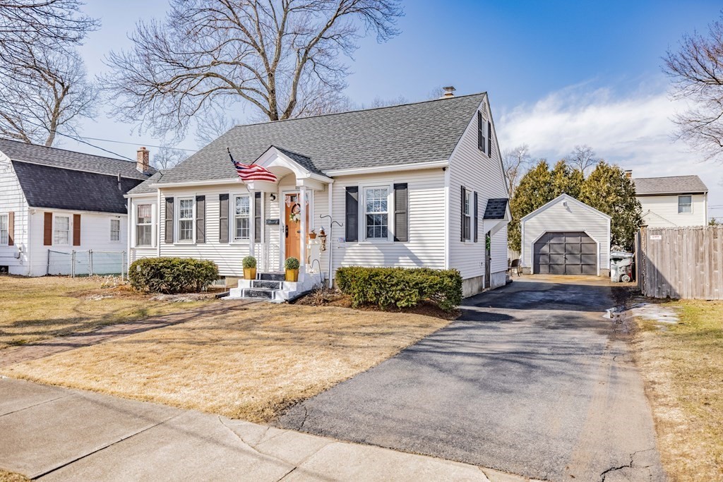 100 Gillette Circle Springfield, MA 01118 - Photo 2 of 22
