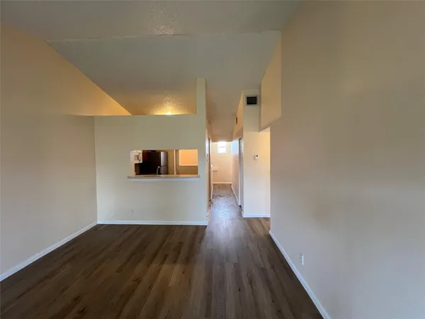 $1,899 | 2431 Northwest 56th Avenue, Unit 201, Lauderhill, FL 33313