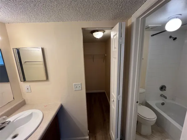 $1,899 | 2431 Northwest 56th Avenue, Unit 201, Lauderhill, FL 33313