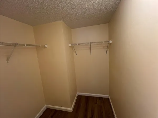 $1,899 | 2431 Northwest 56th Avenue, Unit 201, Lauderhill, FL 33313