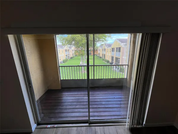 $1,899 | 2431 Northwest 56th Avenue, Unit 201, Lauderhill, FL 33313