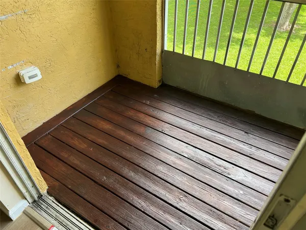 $1,899 | 2431 Northwest 56th Avenue, Unit 201, Lauderhill, FL 33313