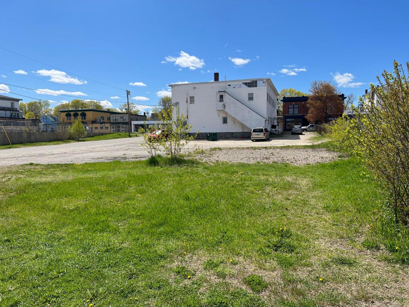 45 Pine Street Millinocket, ME 04462 - Photo 2 of 5 20230511172143459324000000-o